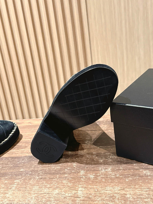 CC 25 Chelsea Ankle Boots With Chain 85mm Black Suede 428222