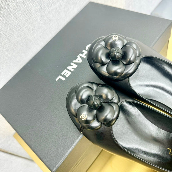 CC 25P Ballet Flat Flower Black Calfskin Patent Calfskin