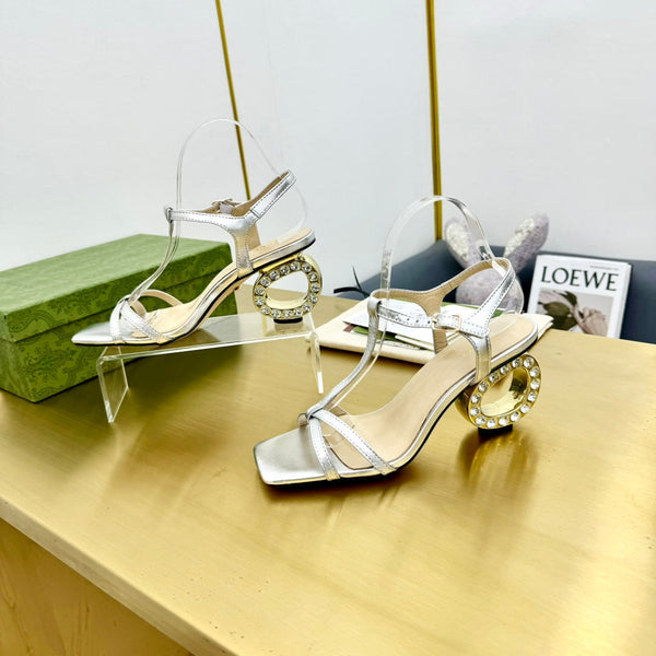 MEDIUM-HEEL SANDAL IN SILVER CALFSKIN WITH RHINSTONES