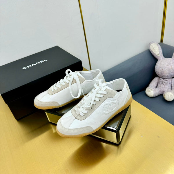 CC SNEAKER IN WHITE CALFSKIN AND SUEDE