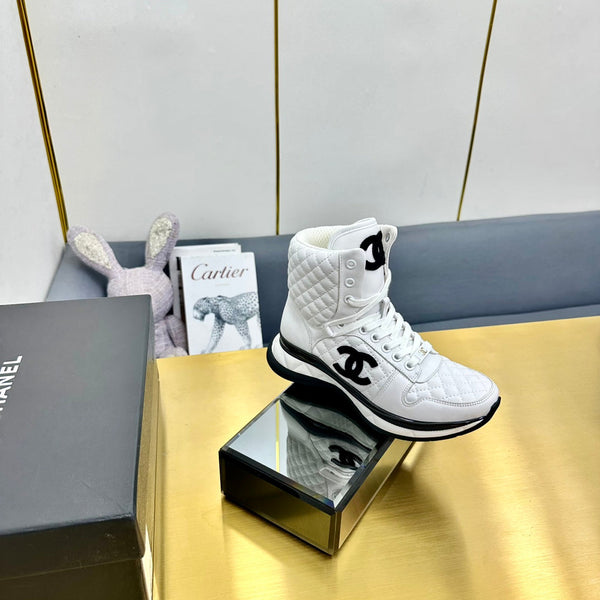 ATHLETIC SHOES IN WHITE CALFSKIN