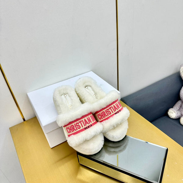 CD Dway Slide In White Mix Red Wool Fleece Lining And Canvas Fabric 111085