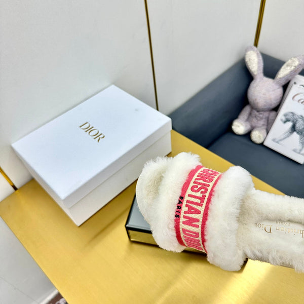 CD Dway Slide In White Mix Red Wool Fleece Lining And Canvas Fabric 111085