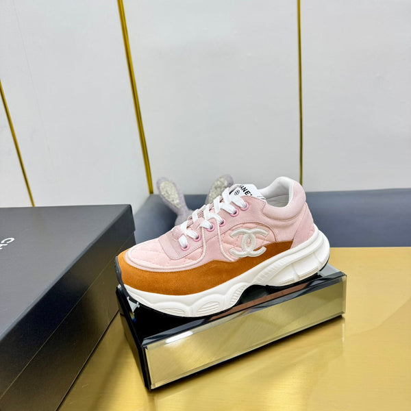 DAD SNEAKER IN LIGHT PINK LAMBSKIN AND GINGER ORANGE SUEDE