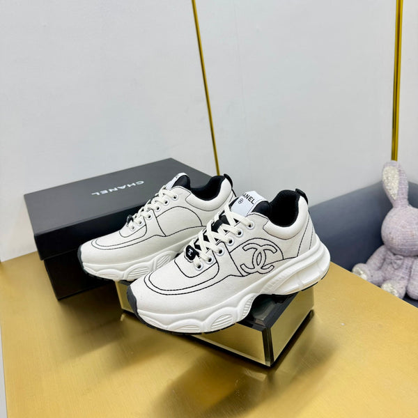 SNEAKER IN WHITE MIX BLACK BREATHABLE FABRIC