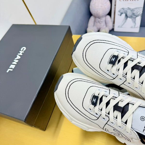 SNEAKER IN WHITE MIX BLACK BREATHABLE FABRIC