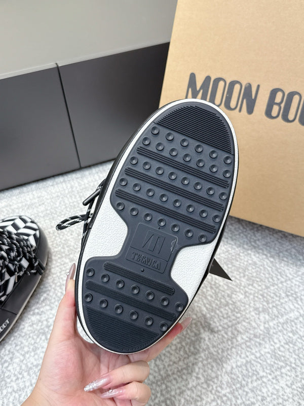 Moon Boot Icon White Black Geometric Print Leather Cavas 515586