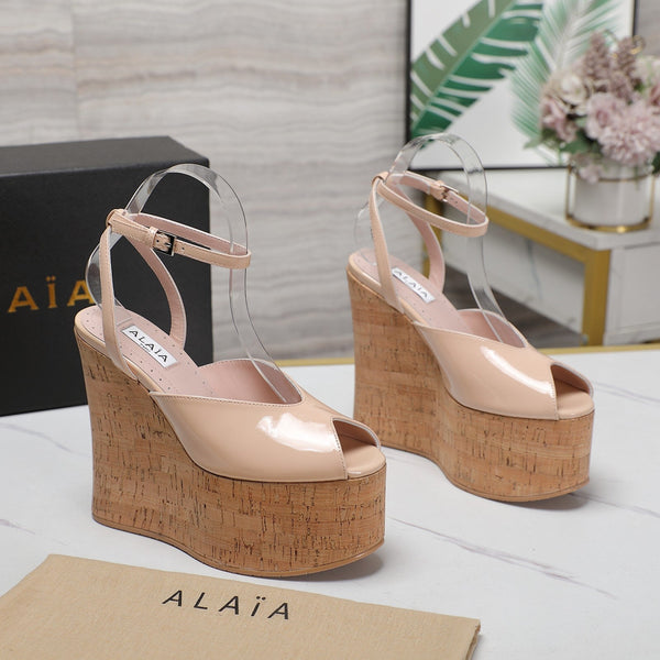 SANDALO ALAIA CON ZEPPA IN PELLE DI VITELLO LUCIDA BEIGE TAN E GOMMA BEIGE