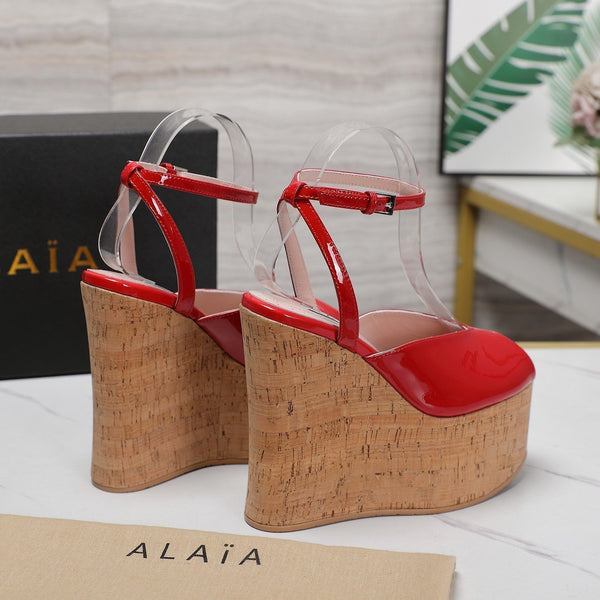 SANDALO ALAIA CON ZEPPA IN VITELLO LUCIDO ROSSO CREMISANO E GOMMA BEIGE