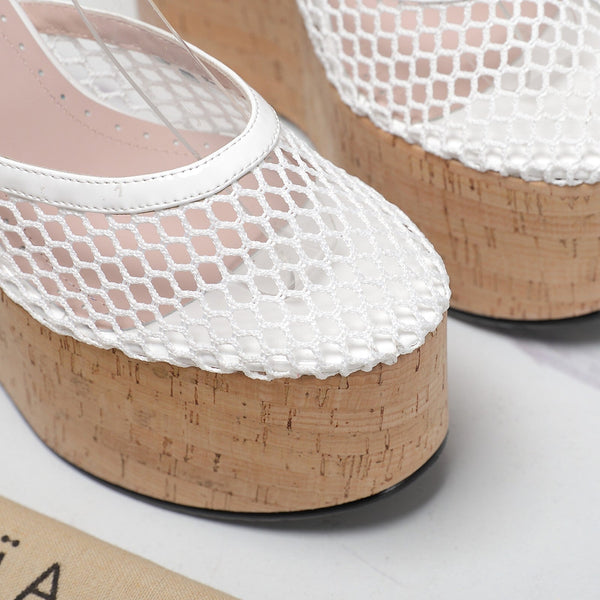 SANDALO ALAIA CON ZEPPA IN RETE BIANCA E GOMMA BEIGE