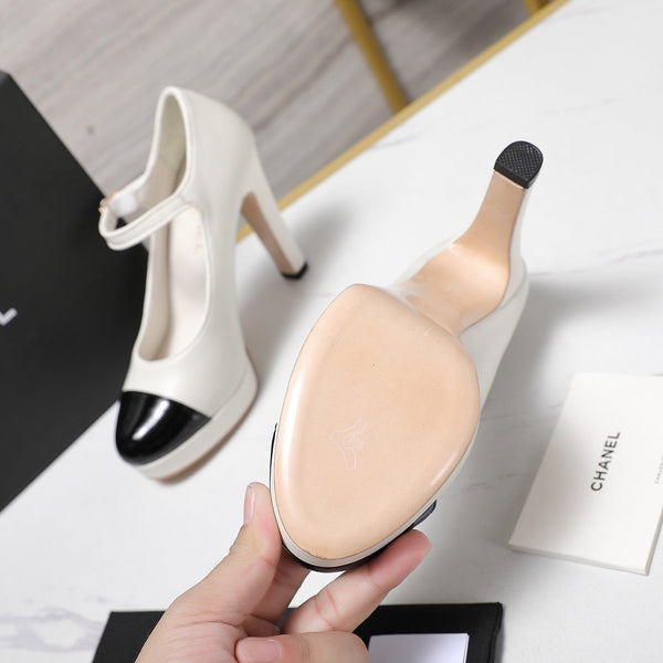 CC Buckle Platform Pumps 100mm White Lambskin 425879