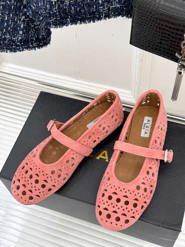 Alaia Women's Ballet Flat Pink Suede 293227