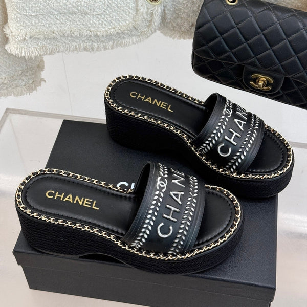 THICK SOLE WEDGE SLIPPERS IN BLACK MIX WHITE CALFSKIN