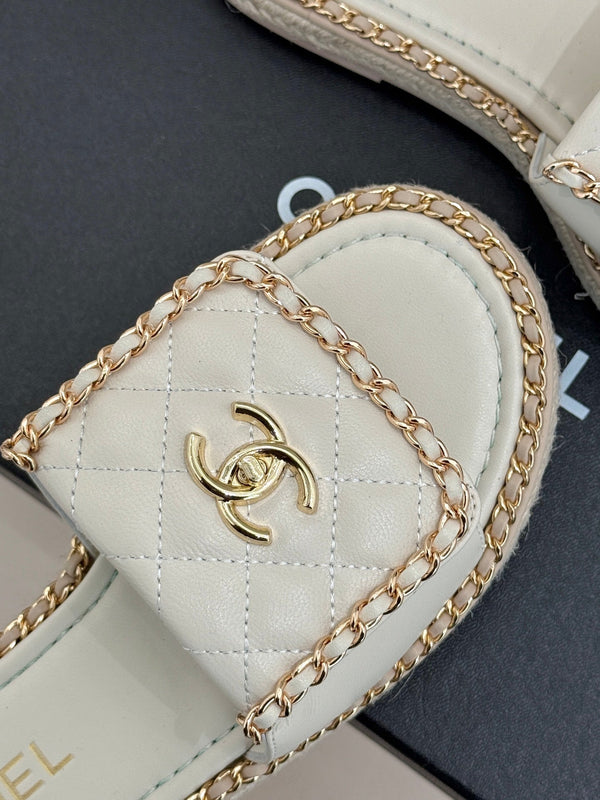 FLAT CHAIN HEART SLIPPER IN WHITE LAMBSKIN