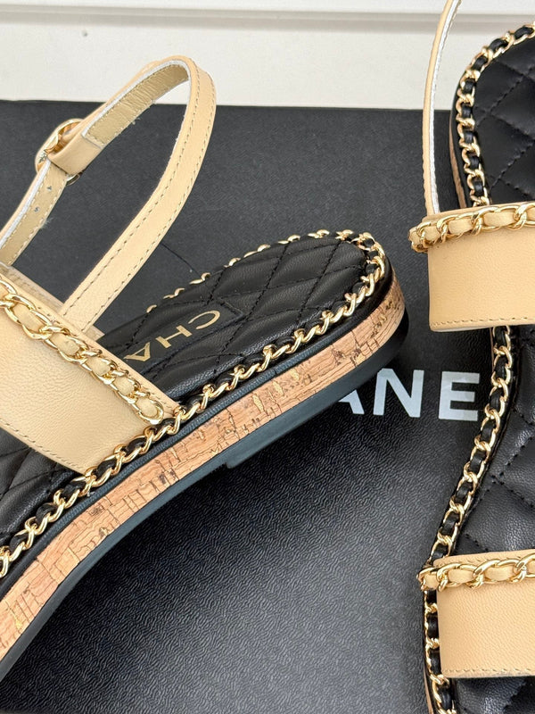 FLAT CHAIN HEART SANDAL IN BISQUE BEIGE LAMBSKIN