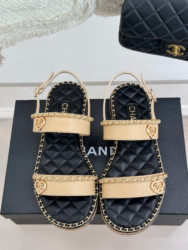 FLAT CHAIN HEART SANDAL IN BISQUE BEIGE LAMBSKIN