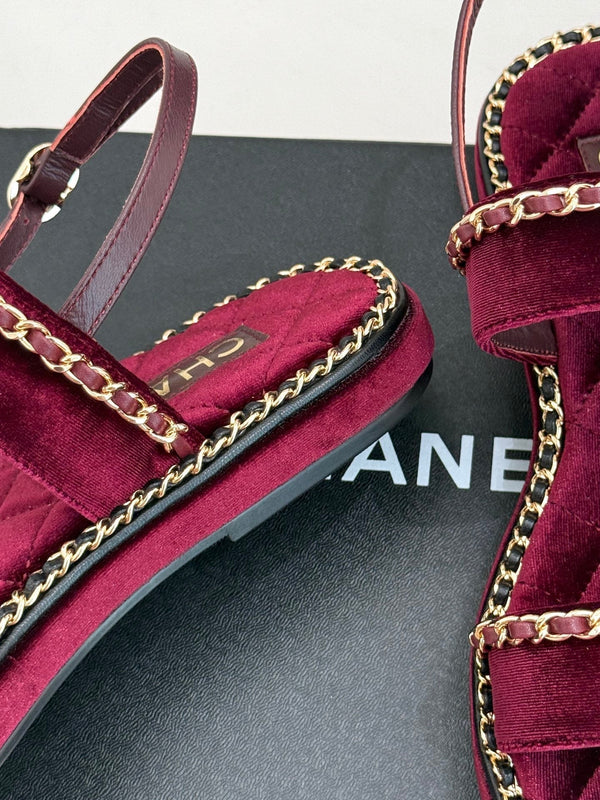 FLAT CHAIN HEART SANDAL IN PLUM PURPLE VELVET