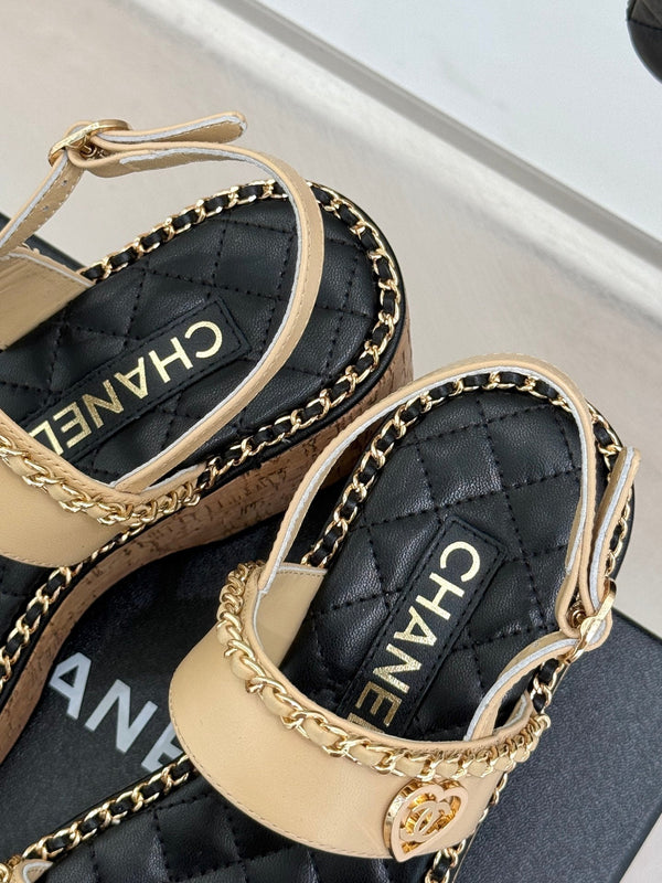 THICK-SOLED CHAIN HEART SANDAL IN BISQUE BEIGE LAMBSKIN