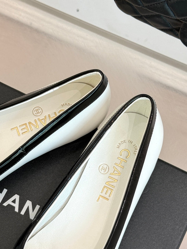 Chanel 25 Bowknot Ballet Flat White Black Sheepskin 473065