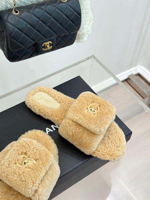 Chanel 25 Buckle Flip-up Thick-soled Slippers Beige Wool 465382