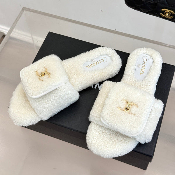 Chanel 25 Buckle Flip-up Thick-soled Slippers White Wool 465383