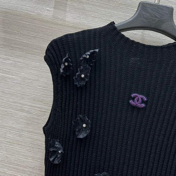 CC 25 Flower Set Black Wool Acrylic