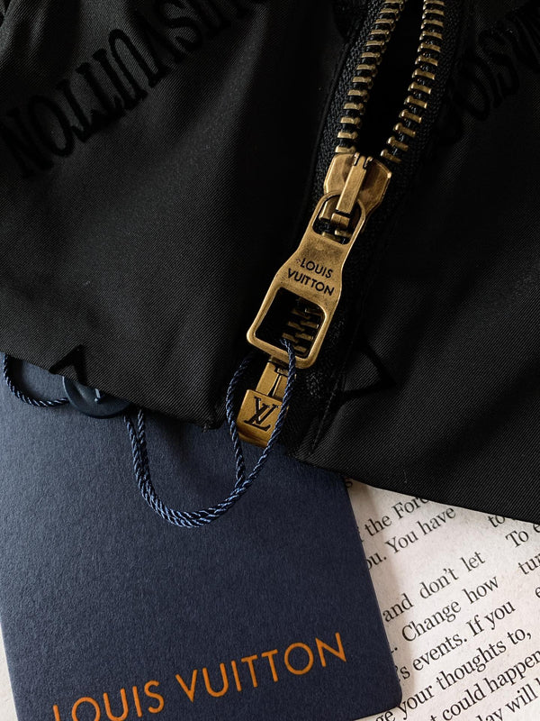 LV BLACK JACKET 239037