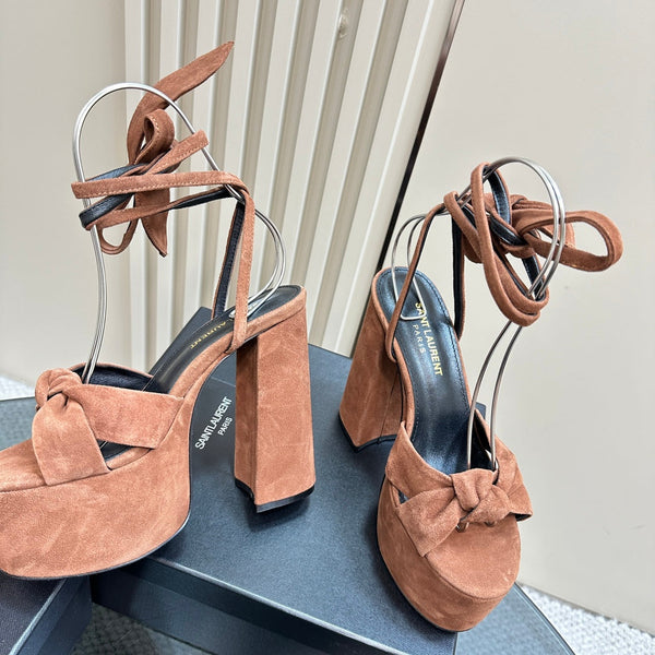 SANDALI CON PLATEAU BIANCA IN CAMOSCIO MARRONE SIENA