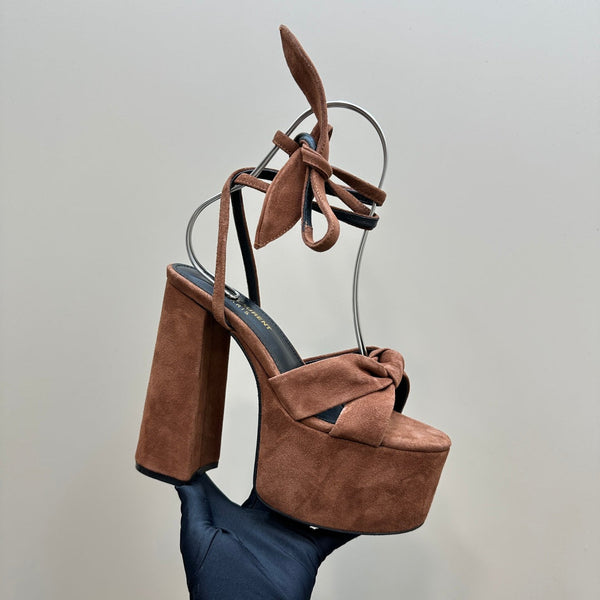 SANDALI CON PLATEAU BIANCA IN CAMOSCIO MARRONE SIENA