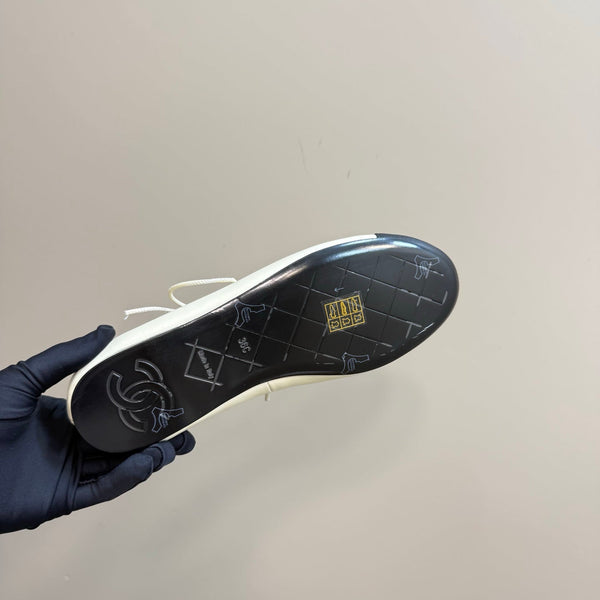 CC 25 Mary Jane Flat Beige Cream Leather with Fabric 239407