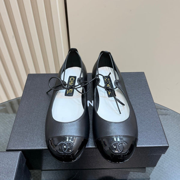 CC 25 Mary Jane Flat Black Leather with Patent Leather 239410