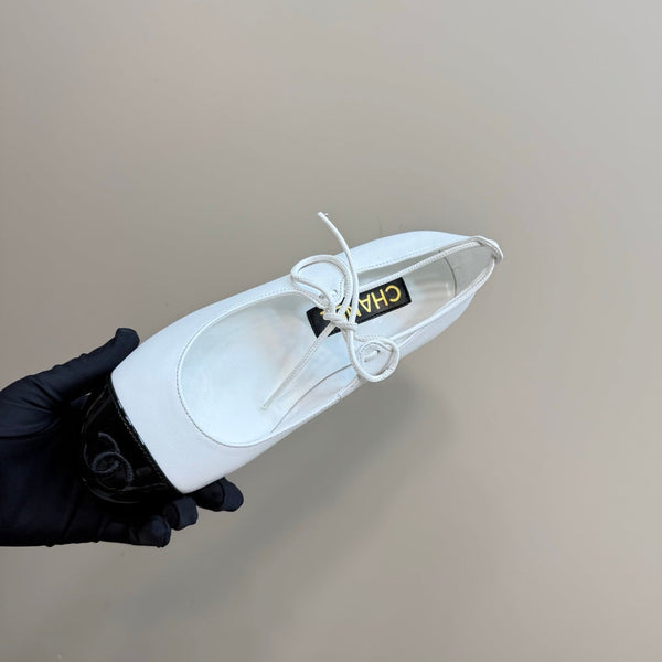 CC 25 Mary Jane Flat White Leather with Patent Leather 239411