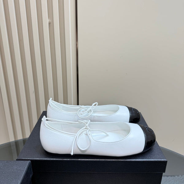 CC 25 Mary Jane Flat White Leather with Patent Leather 239411