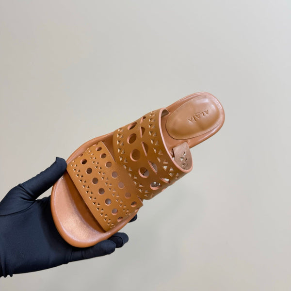 Alaia Vienne Cutout Kitten-Heel Slide Sandals Brown Sheepskin 299662