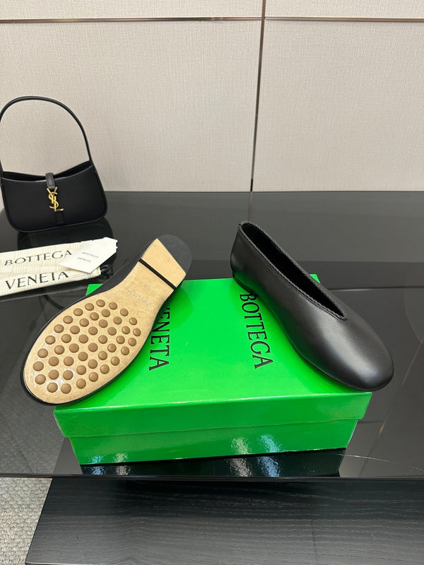 BV Puddle Ballet Flat Black Lambskin 427642