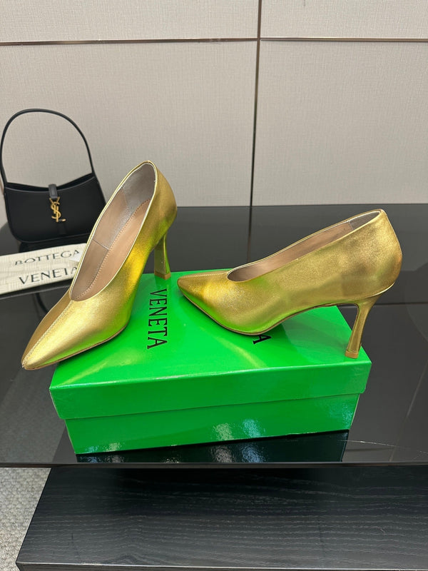 BV Pump 90mm Gold Calfskin 427644