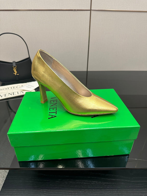 BV Pump 90mm Gold Calfskin 427644