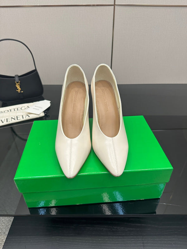 BV Pump 90mm White Calfskin 427647