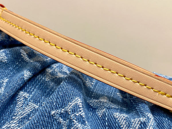 LV Pochette Valley 21cm Blue Denim