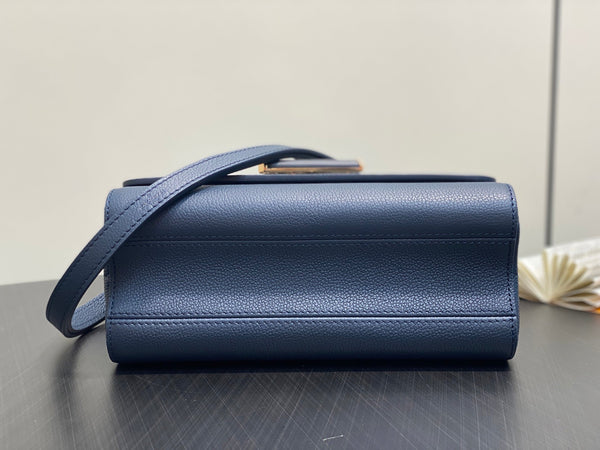 Twist MM Slim 23cm Navy Calfskin