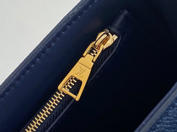 Twist MM Slim 23cm Navy Calfskin