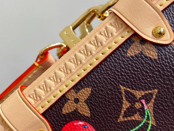 Baule laterale LV x TM MM 23,5 cm in tela marrone ciliegia 