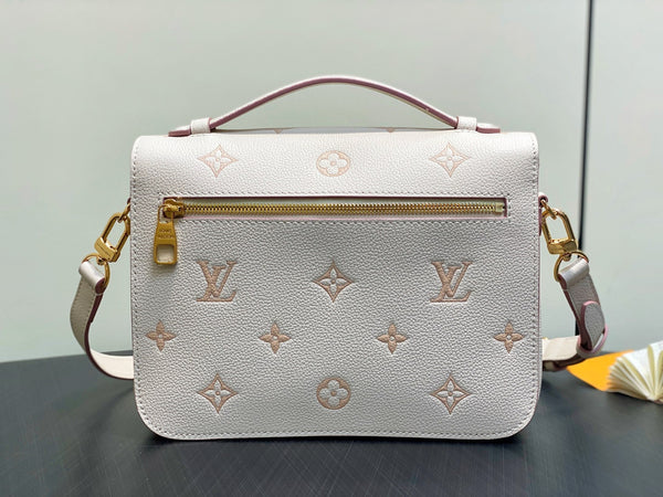 LV Pochette Métis 25cm Cream Grained Calfskin