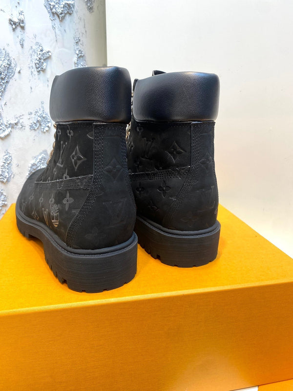 Stivaletto alla caviglia LV x Timberland 6-In 35mm in pelle scamosciata monogrammata nera