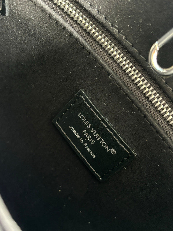 LV SS25 OntheGo Bold 25cm Black Calfskin