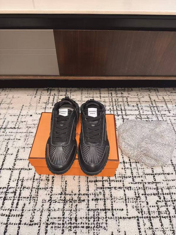 Sneaker HM 25 Jet in pelle di vacchetta nera a rete 318024