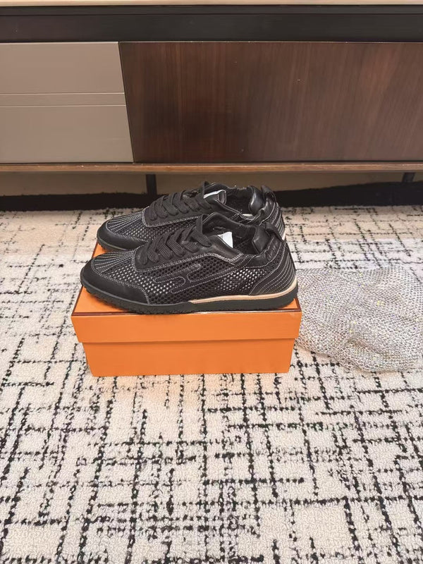 Sneaker HM 25 Jet in pelle di vacchetta nera a rete 318024