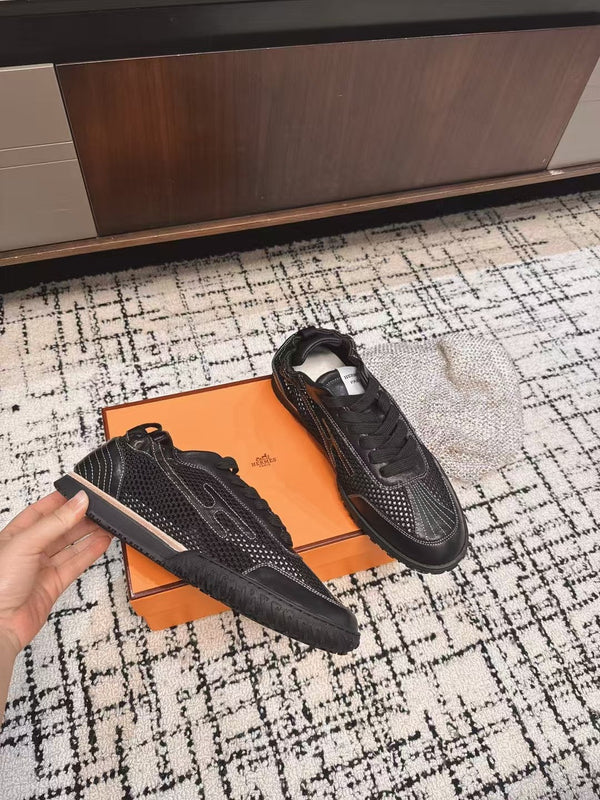 Sneaker HM 25 Jet in pelle di vacchetta nera a rete 318024