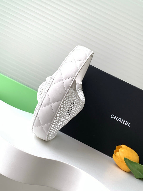 CC 25S Pouch Bag 17cm White Mesh Calfskin