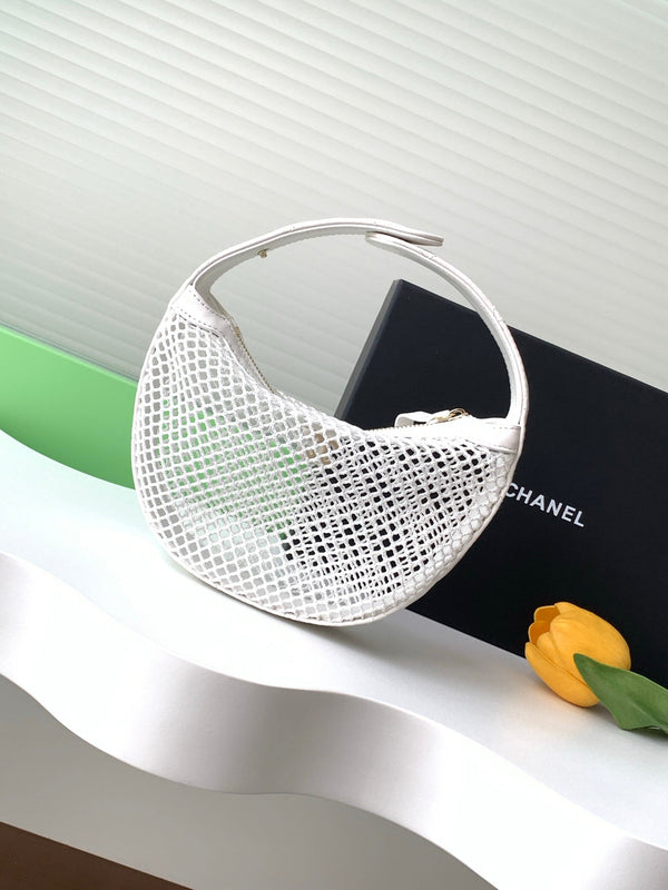 CC 25S Pouch Bag 17cm White Mesh Calfskin